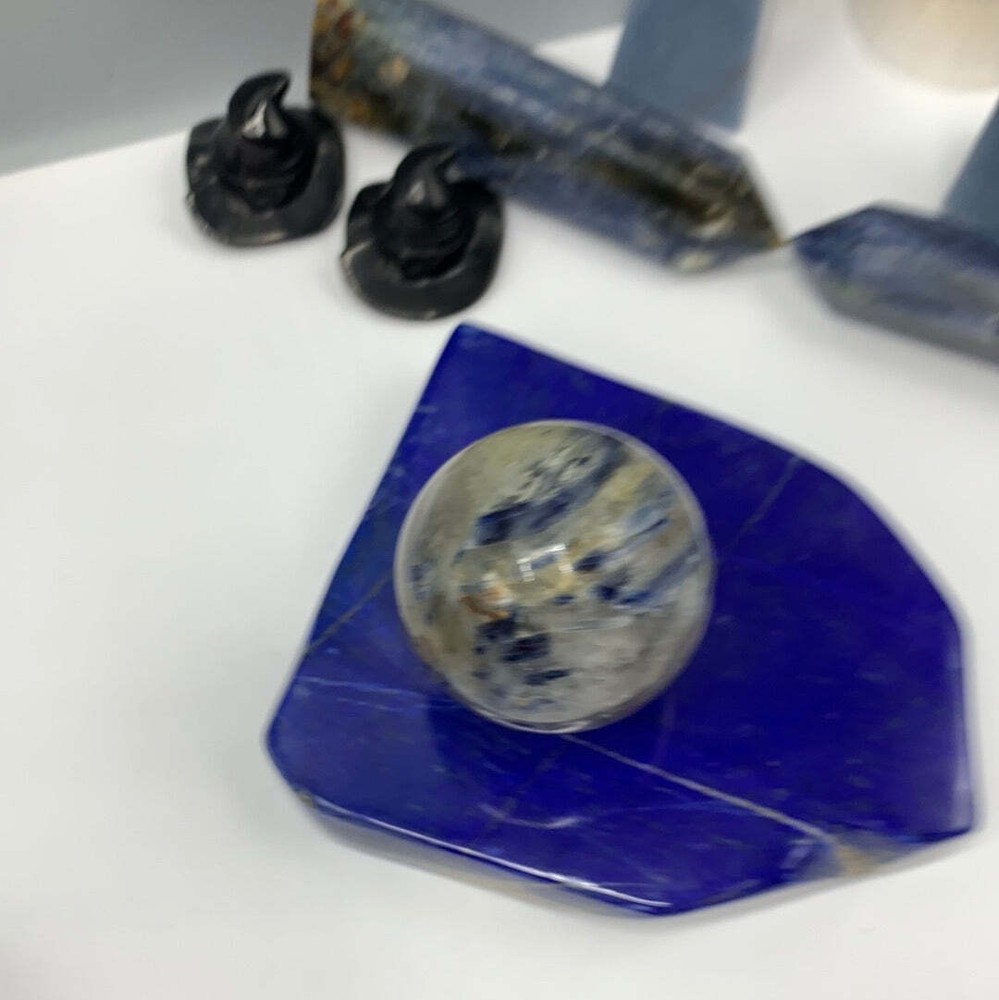 Kyanite sphere N