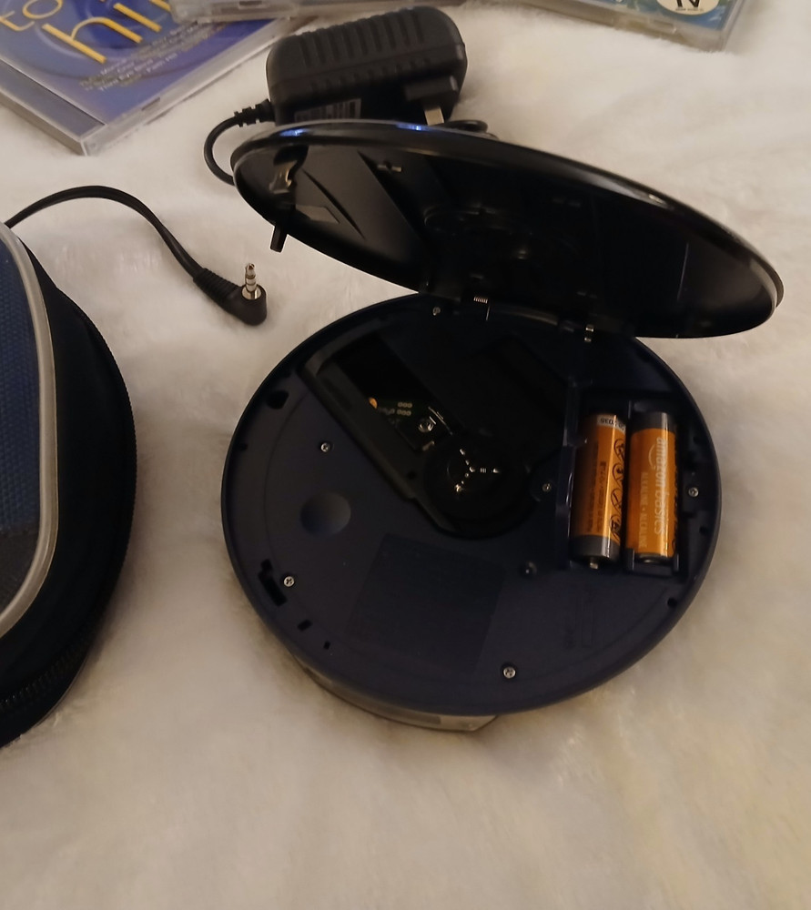 Sony D-EJ010 PSYC CD Walkman Portable Player Earbuds CDS Speakers Case Bundle