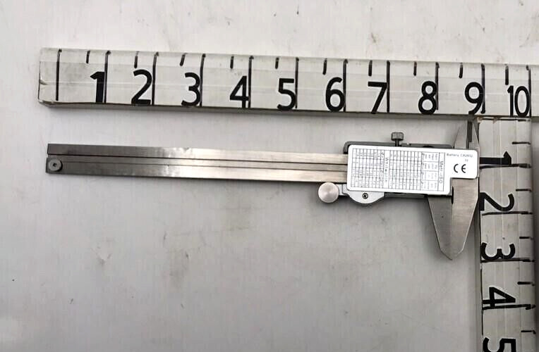 Digital Calipers 0-150mm Range with Case