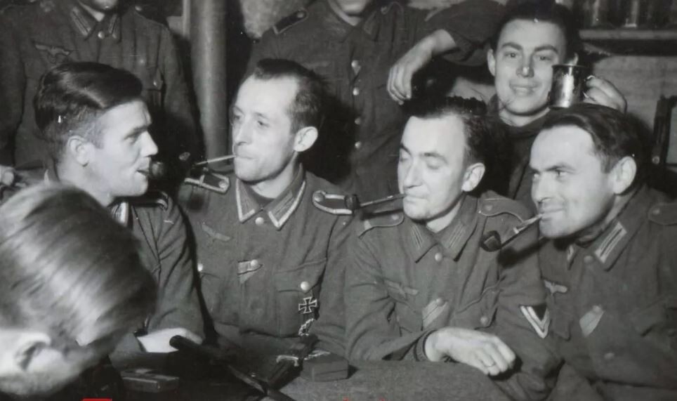 WW2 German Wehrmacht Heer smoking pipes X2 & card - VERY RARE!