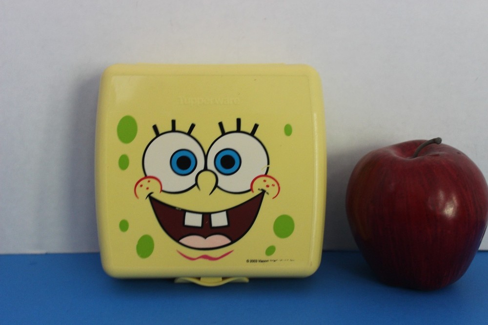 Tupperware Square SANDWICH KEEPER~SpongeBob~Eco friendly~One-Piece Hinged Design