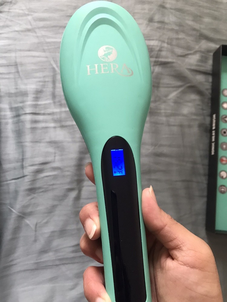 Hera Ionic Heat Brush with LCD Display Teal and black