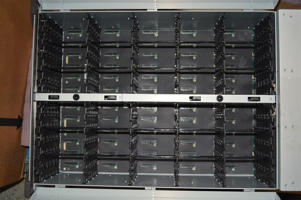 NEWISYS BSP-2 NDS4600-JD-05 Direct Attach Storage Array SAS 60x3.5" SEE NOTES