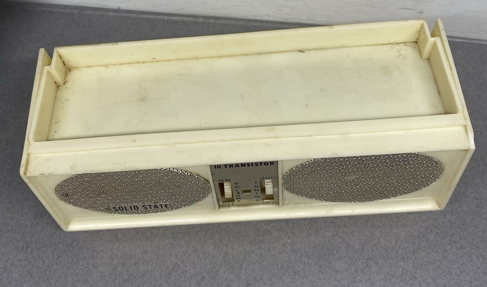 Vintage North American Transistor Solid State Radio