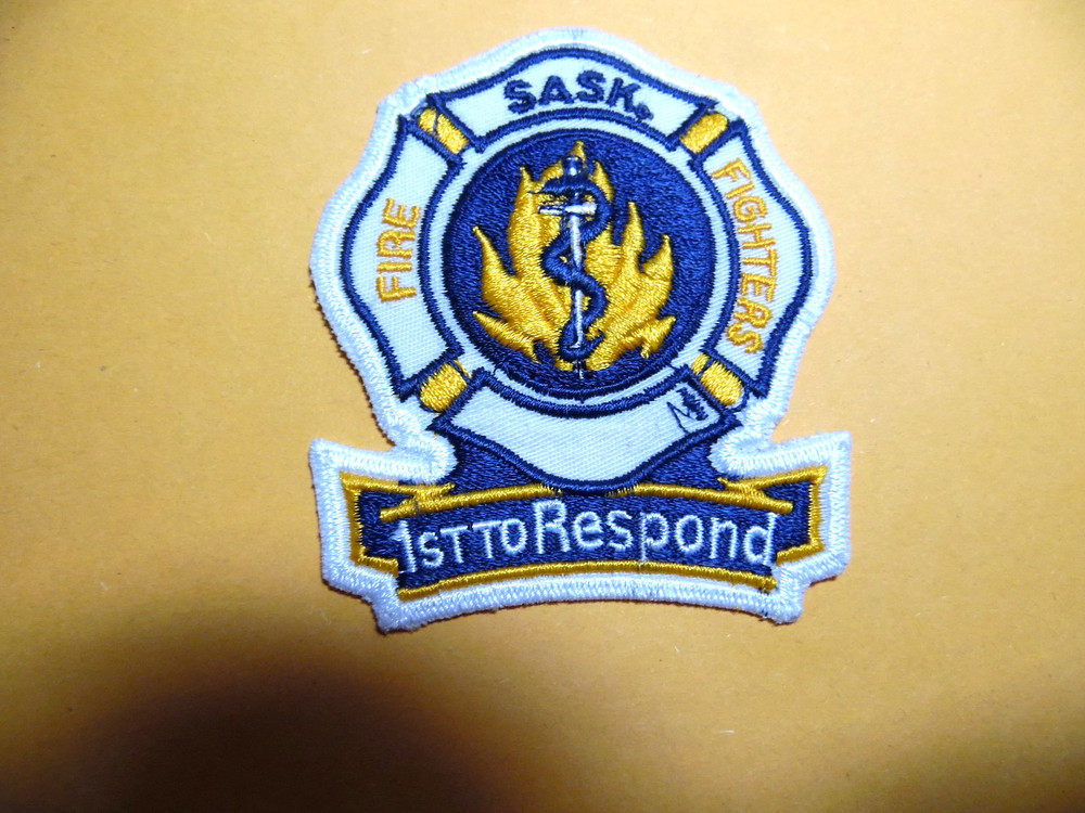 New SASKATCHEWAN, CANADA FIRE FIGHTERS SHOULDER PATCH