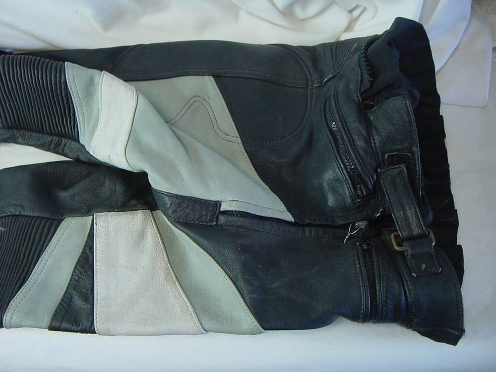 VTG LEATHER MOTORCYCLE PANTS - SIZE XXS