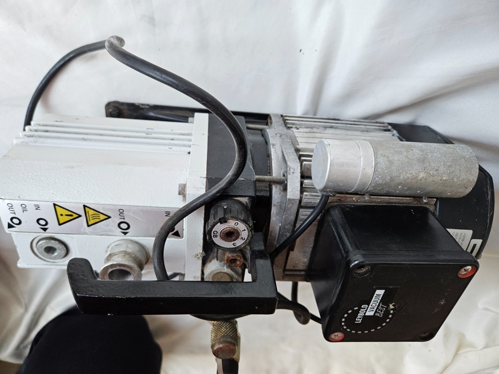 Leybold TRIVAC D2, 5E Vacuum Pump