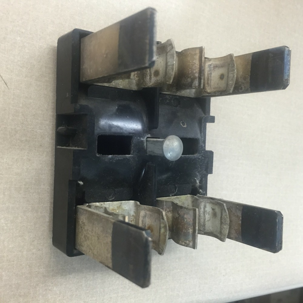 CUTLER HAMMER 60 AMP LIGHT FUSES FUSE PANEL PULLOUT
