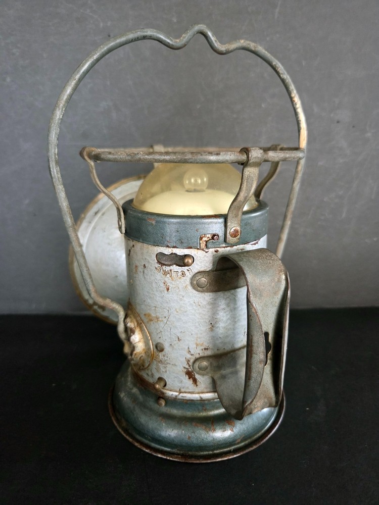 Vintage Delta Powerlite Double Globe Train Railroad Lantern. MADE USA Untested