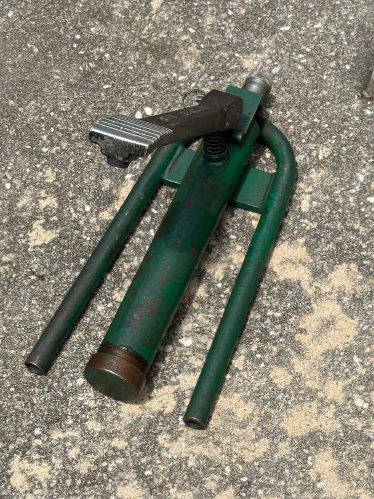 Greenlee Hydraulic Cable Bender 1725 with Dies