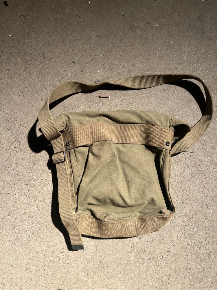 WW2 US Marine Corps Medical Pack Rare (EE440