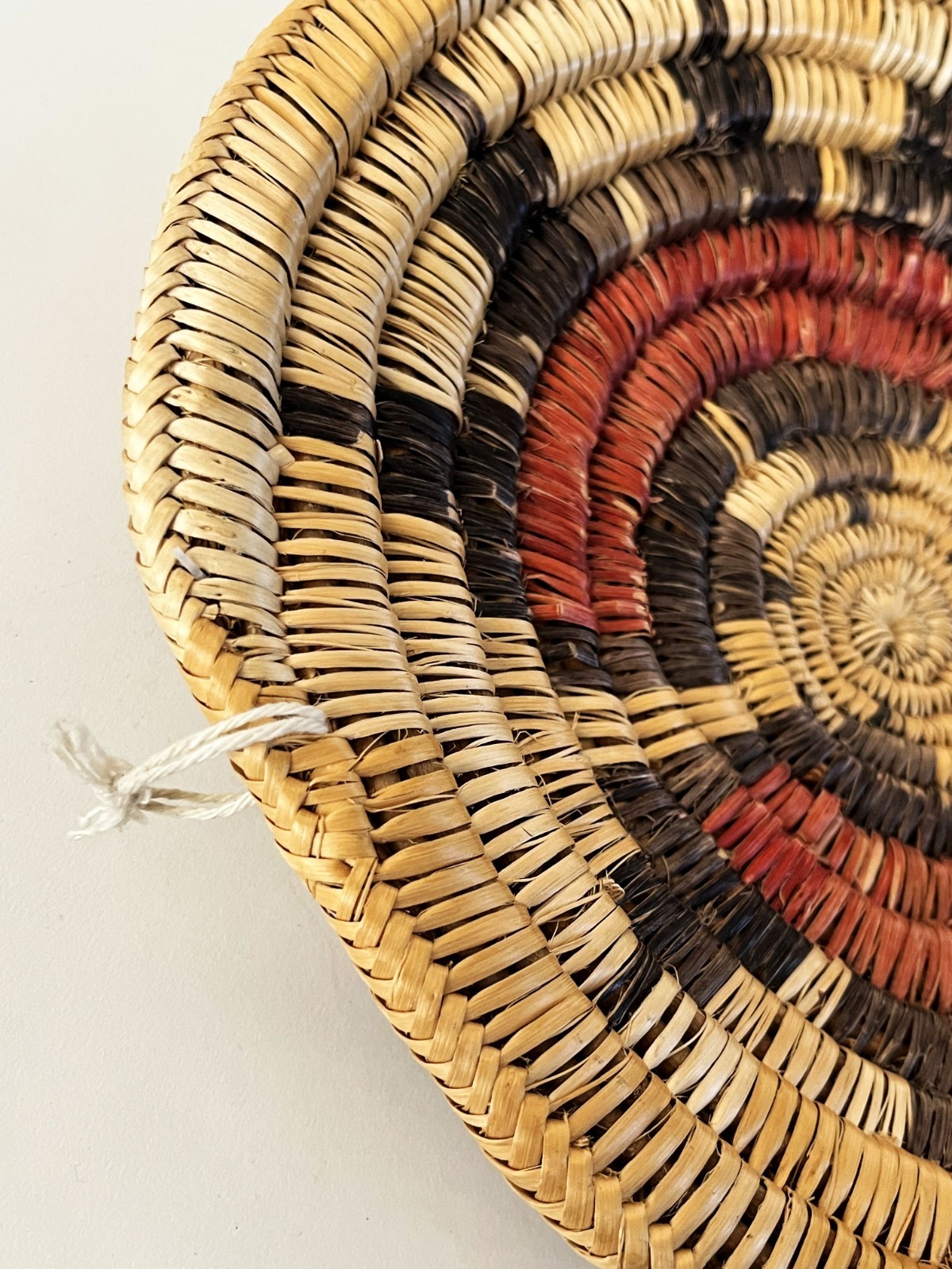 NAVAJO DINE HAND WOVEN 11" WEDDING BASKET TRAY C. 1970s NATIVE AMERICAN ART