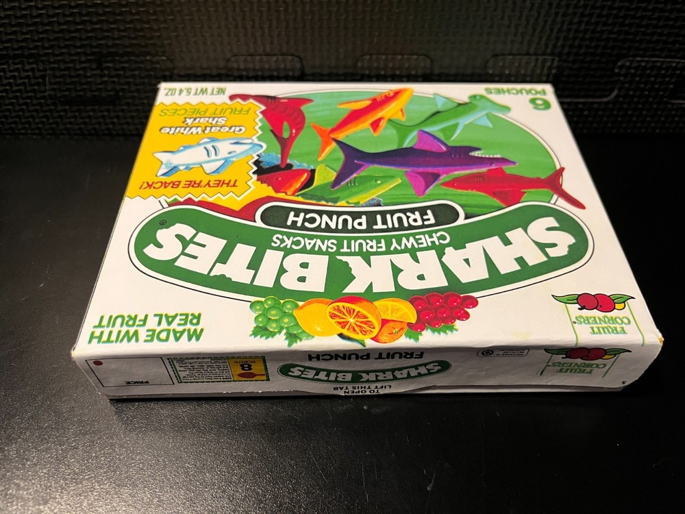 1990 Shark Bites Fruit Snacks (great white) - Replacement novelty display box