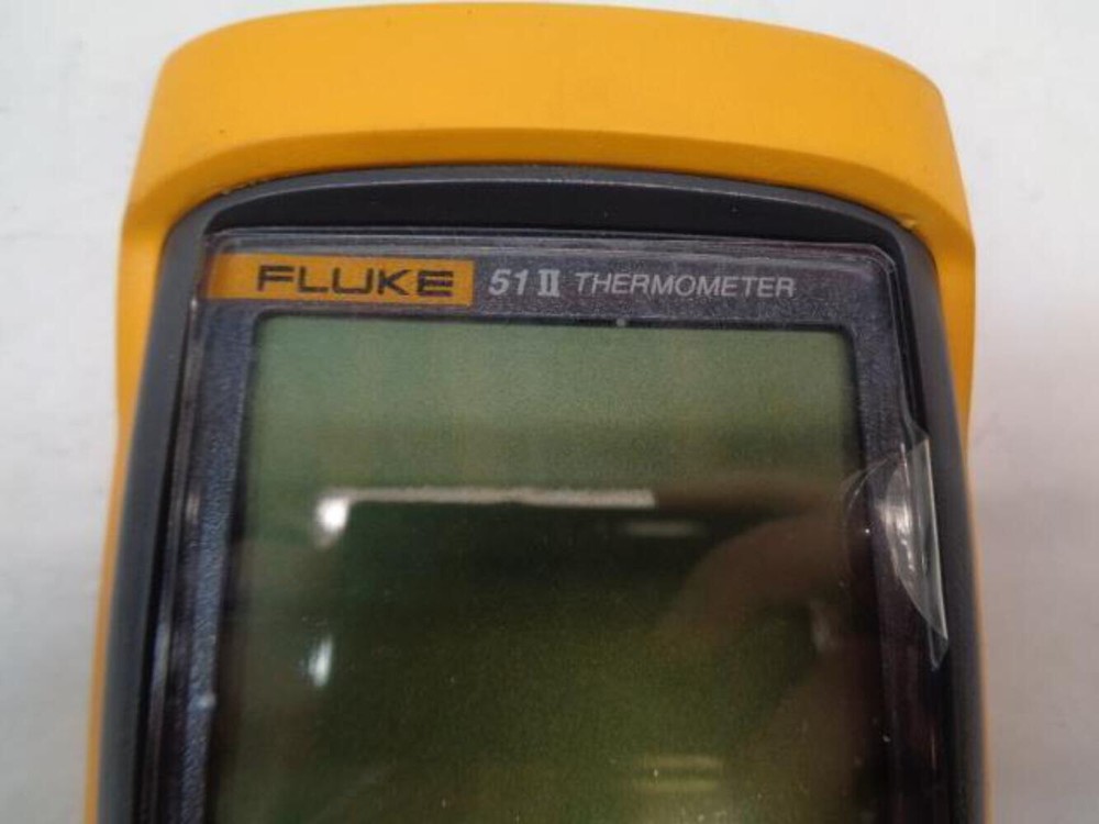 NEW DIGITAL PROBE THERMOMETER W/ CARRYING CASE R4TB