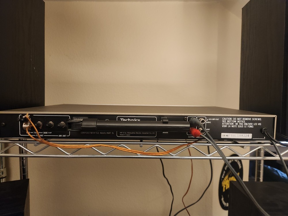 Technics ST-8077 AM/FM Stereo Tuner