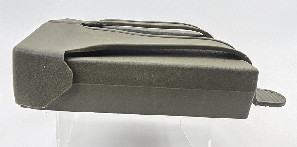 Bw G3, Olive, Pair, Plastic Version, Dated 1980