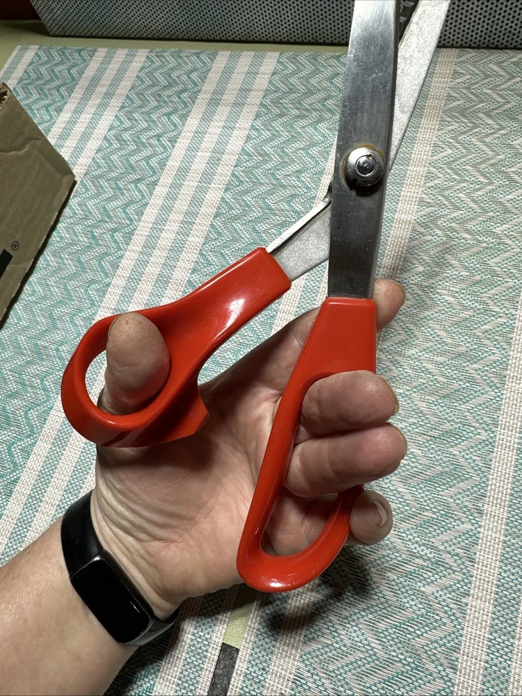 Fiskars 8” Premier Left-Handed Pinking Shears Fabrics & More