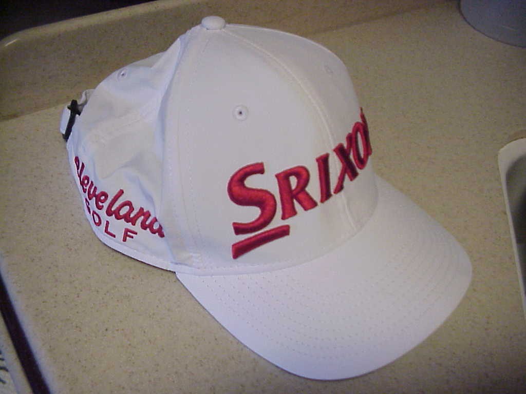 New -SRIXON Cleveland Golf CAP - White - Size Adjustable