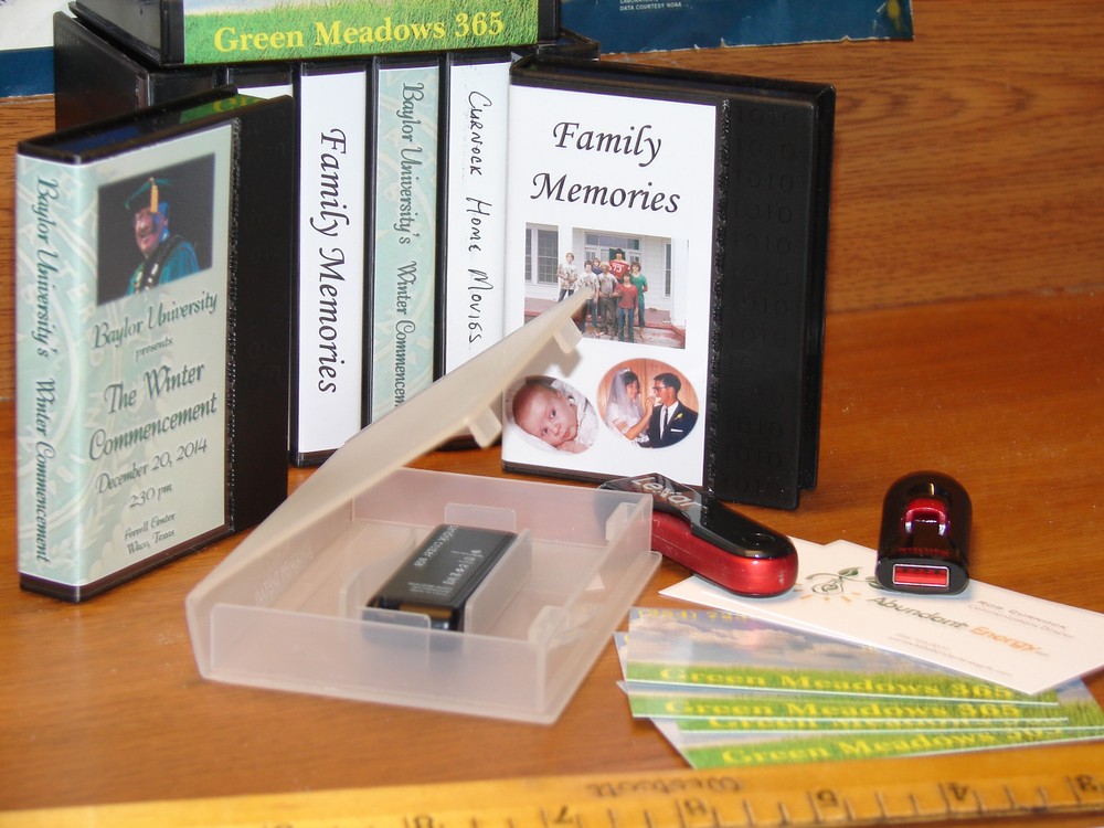 Thumb / Flash / Jump / USB drive case (red 4-pack)