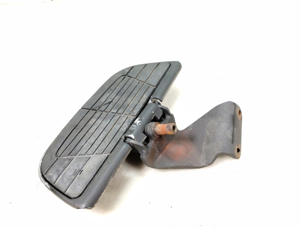 2003 Honda VTX1300 S R Front Left Floorboard & Mount Bracket