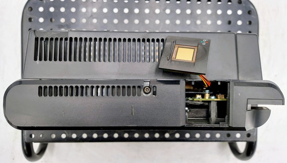 KRONOS 8609000-001 INTOUCH 9000 TIME CLOCK