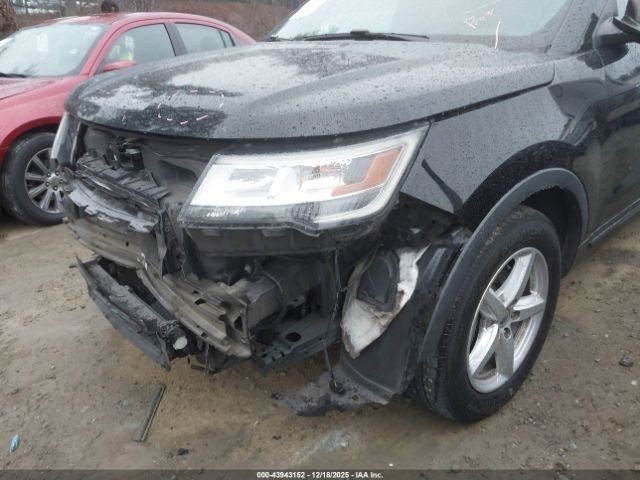 EXPLORER 2018 Glove Box 4995514