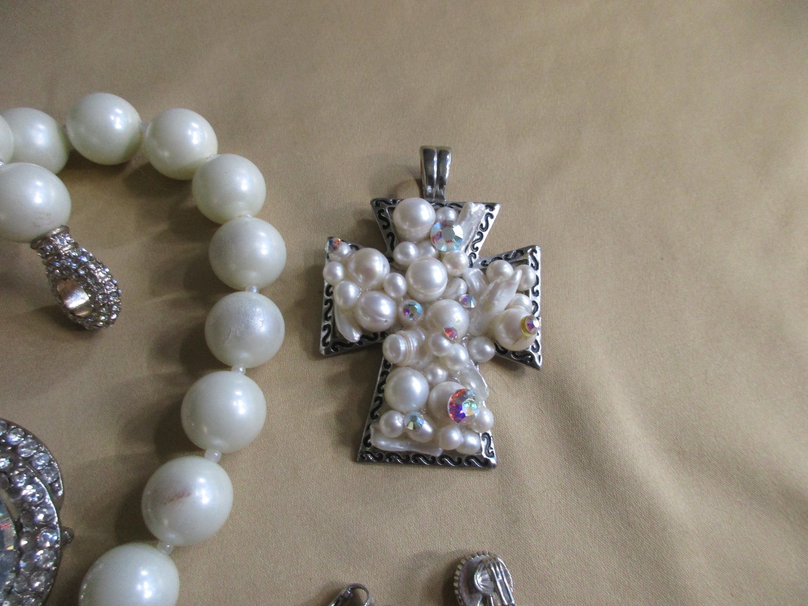 VINTAGE RHINESTONE FAUX PEARLS JEWELRY LOT ~ MIXED AGES