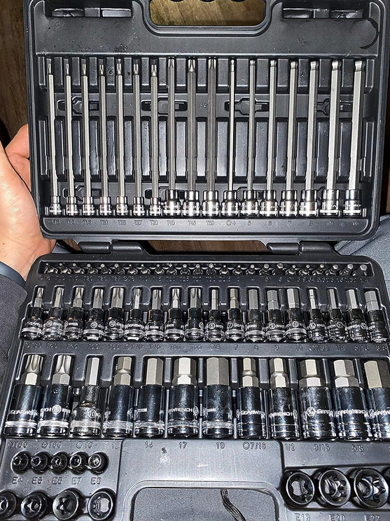 GEARWRENCH 80742 Master SAE/Metric Hex And Torx Bit Socket Set - 84 Pc.