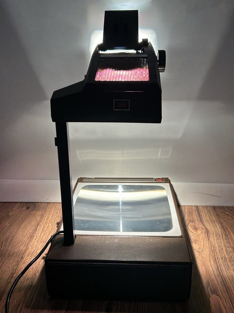 Vtg 3M Visual Systems 2000 AG Portable Overhead Transparency Projector WORKING