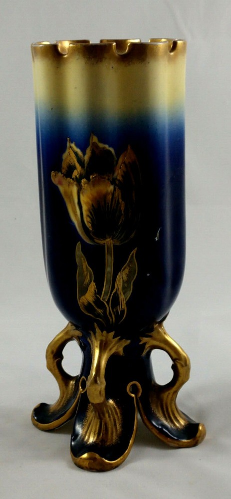 VINTEGE BLUE PAINTED FOOTED VASE