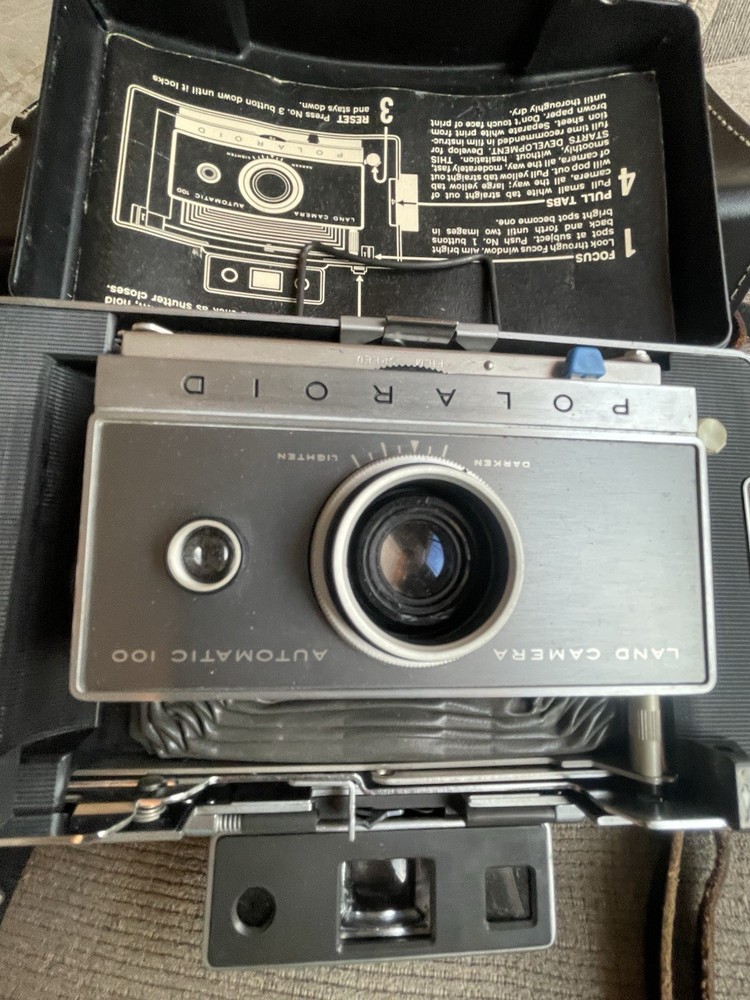 Vintage Polaroid Land Camera Automatic 100 w/ Case & Flash Untested 1960s Untest