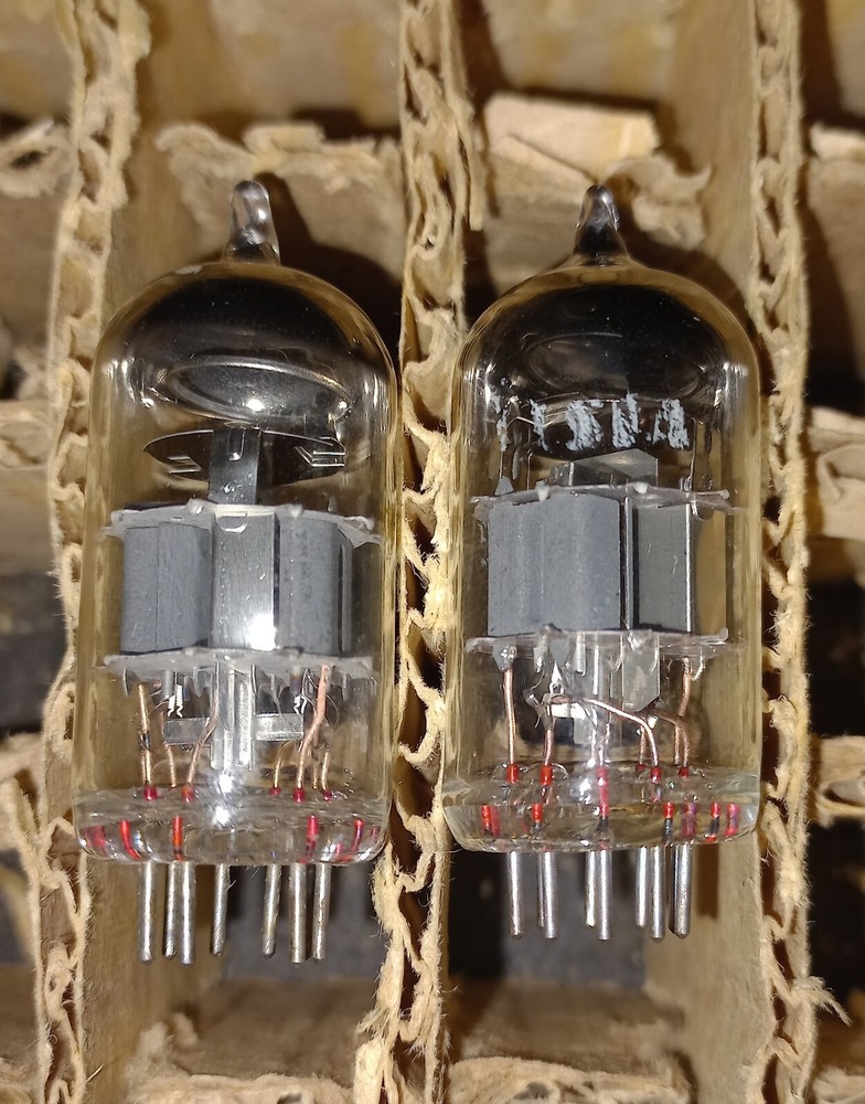 2 x TESLA ECC88 6DJ8 Tubes