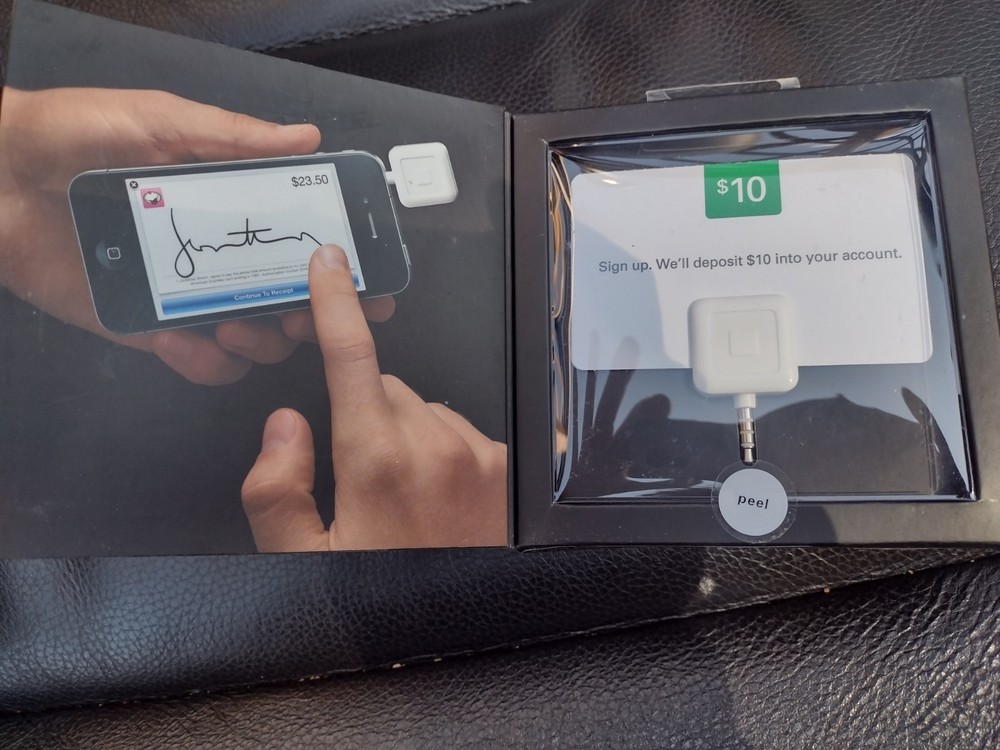 NEW Square Credit Card Reader for iPhone, iPad and Android