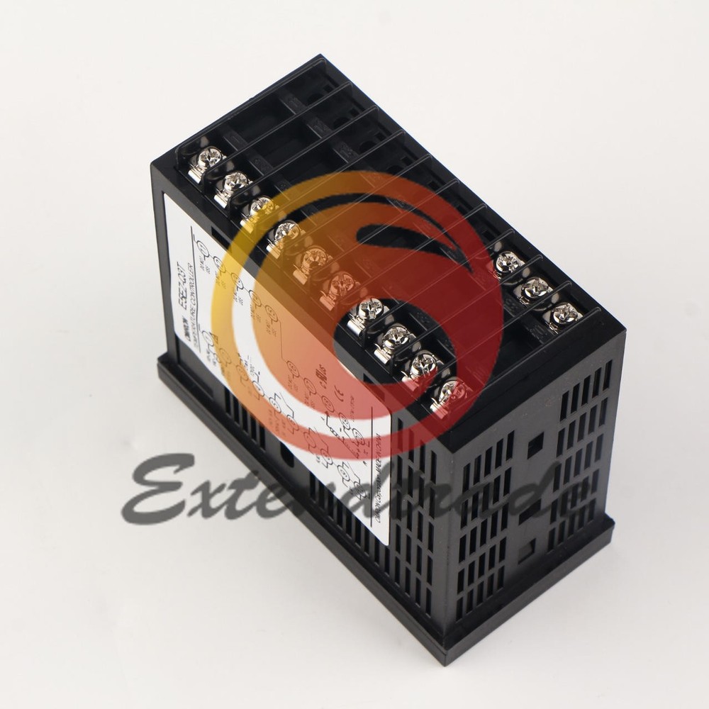 NEW IN BOX OMRON Temperature Controller E5EZ-Q3T ( E5EZQ3T ) 100-240VAC