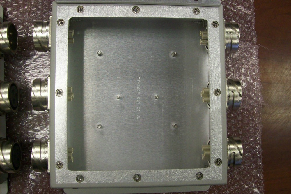 EMPTY CASE FOR UPS BYPASS SWITCH 77-2666 REV 01JE