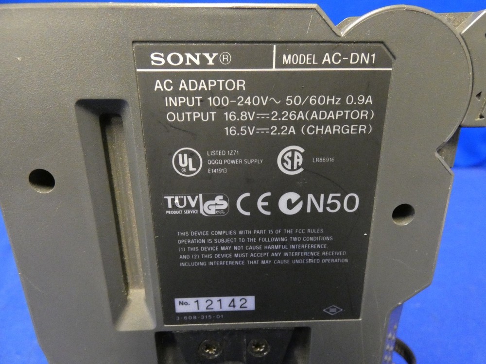 Sony AC-DN1 V-Mount AC Adaptor