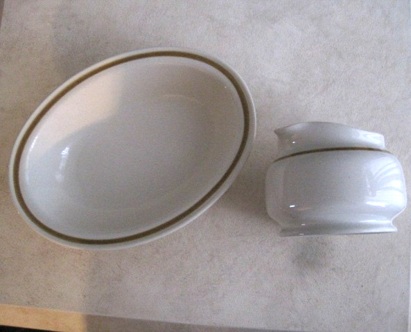 NEW MOUNTAIN WOOD OVAL SERVING BOWL