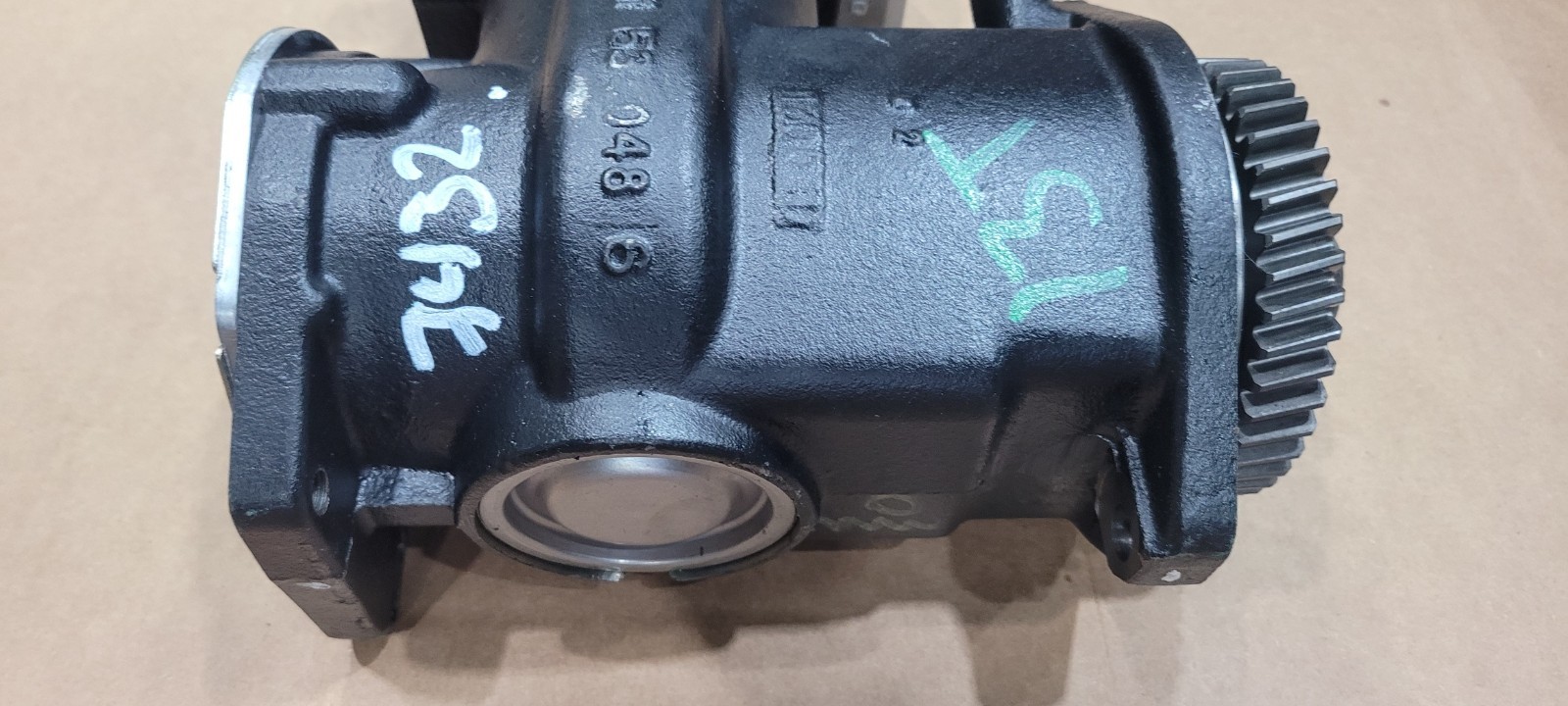 Genuine Cummins COMPRESSOR UNIT 5301096RX Air Compressor 8.3L Wabco 4933780RX