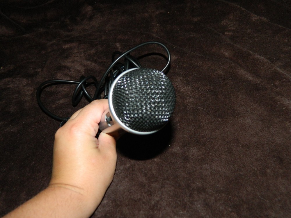UNTESTED Wired Karaoke Microphone