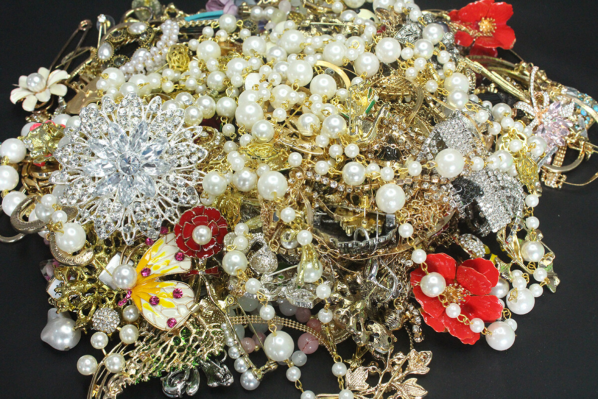 All the wearable items resold in the jewelry section are in perfect condition