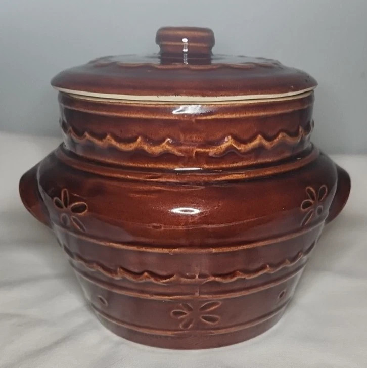 Vintage 1950's Marcrest Stoneware Bean Pot - Daisy Dot