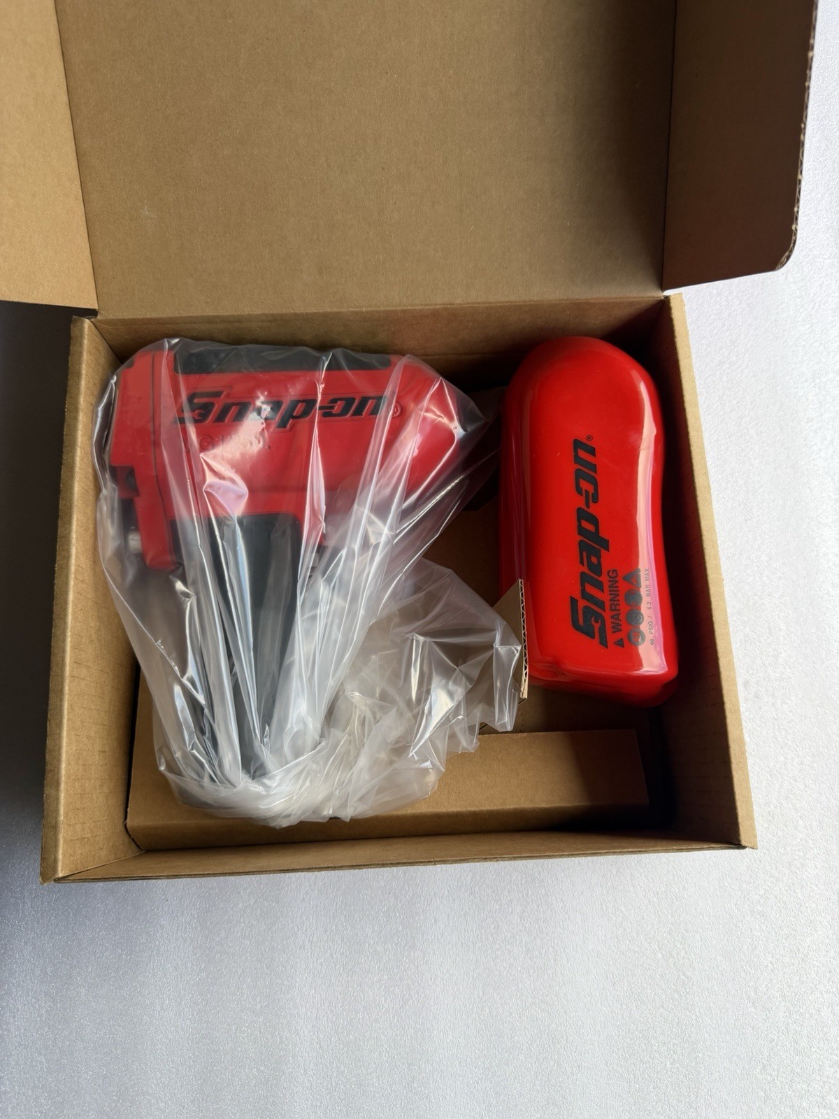 Snap On MG1250P 3/4" Drive Heavy-Duty Air Impact Wrench (Red) ( Brand New)