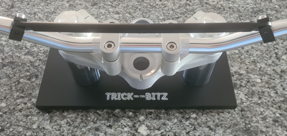 Triump Street fighter conversion bracket bar risers 43mm forks