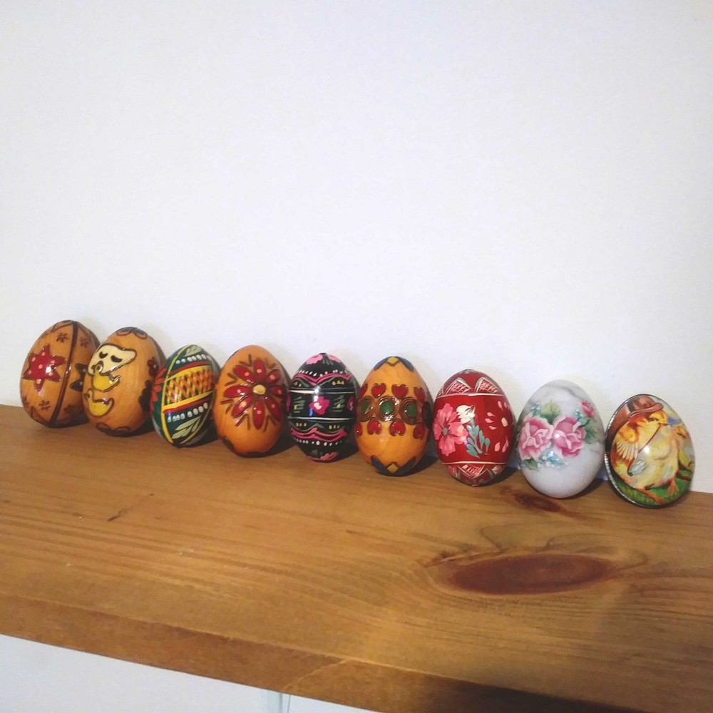 Painted Easter Eggs Decor 9x