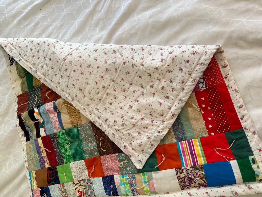 QUILT HOME MADE HANDMADE 37" 34" 37X34 LAP BLANKET PATCHWORK