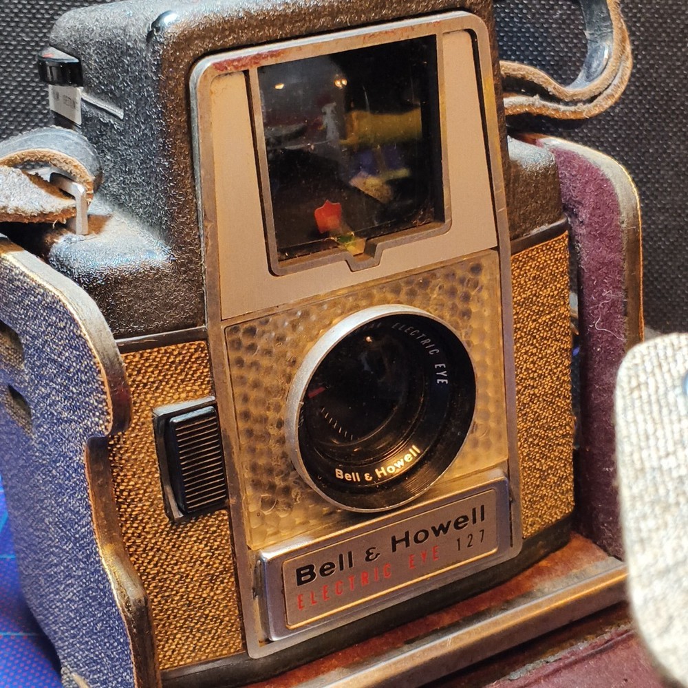 Retro Bell & Howell Electric Eye 127 Camera Original Case Working shutter Comp.