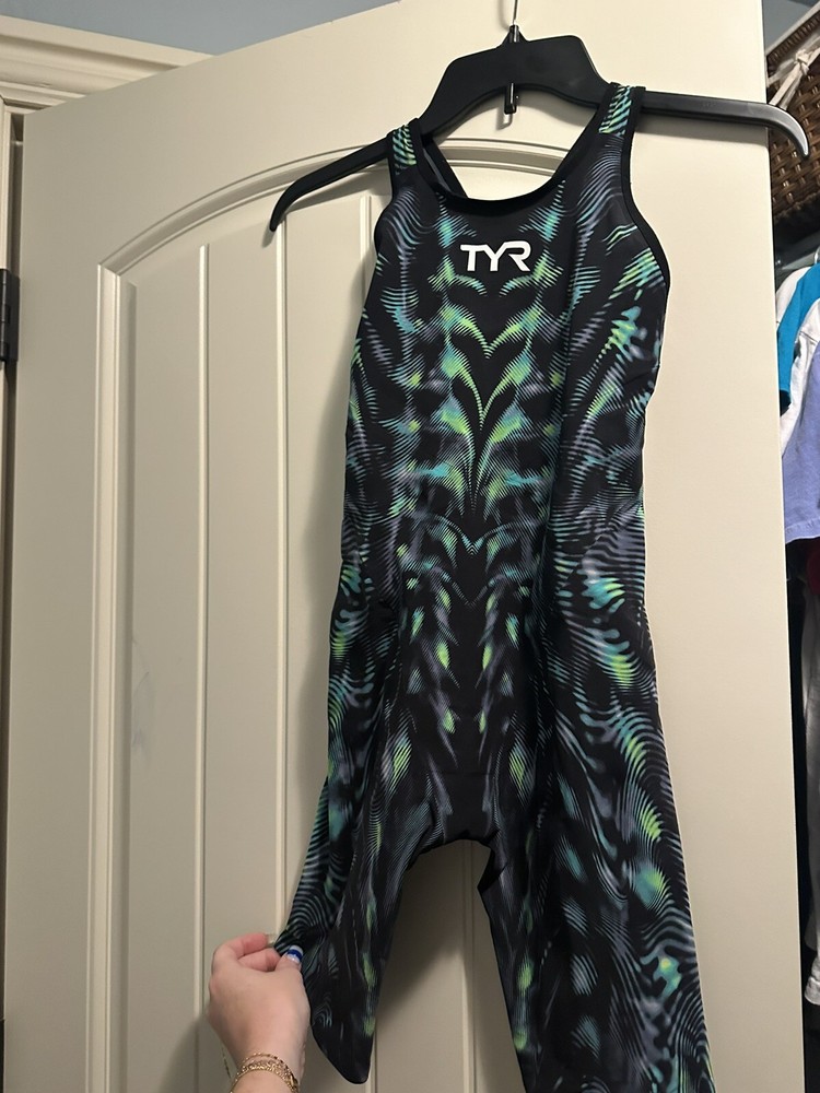 Closed Back Venzo Size 25
