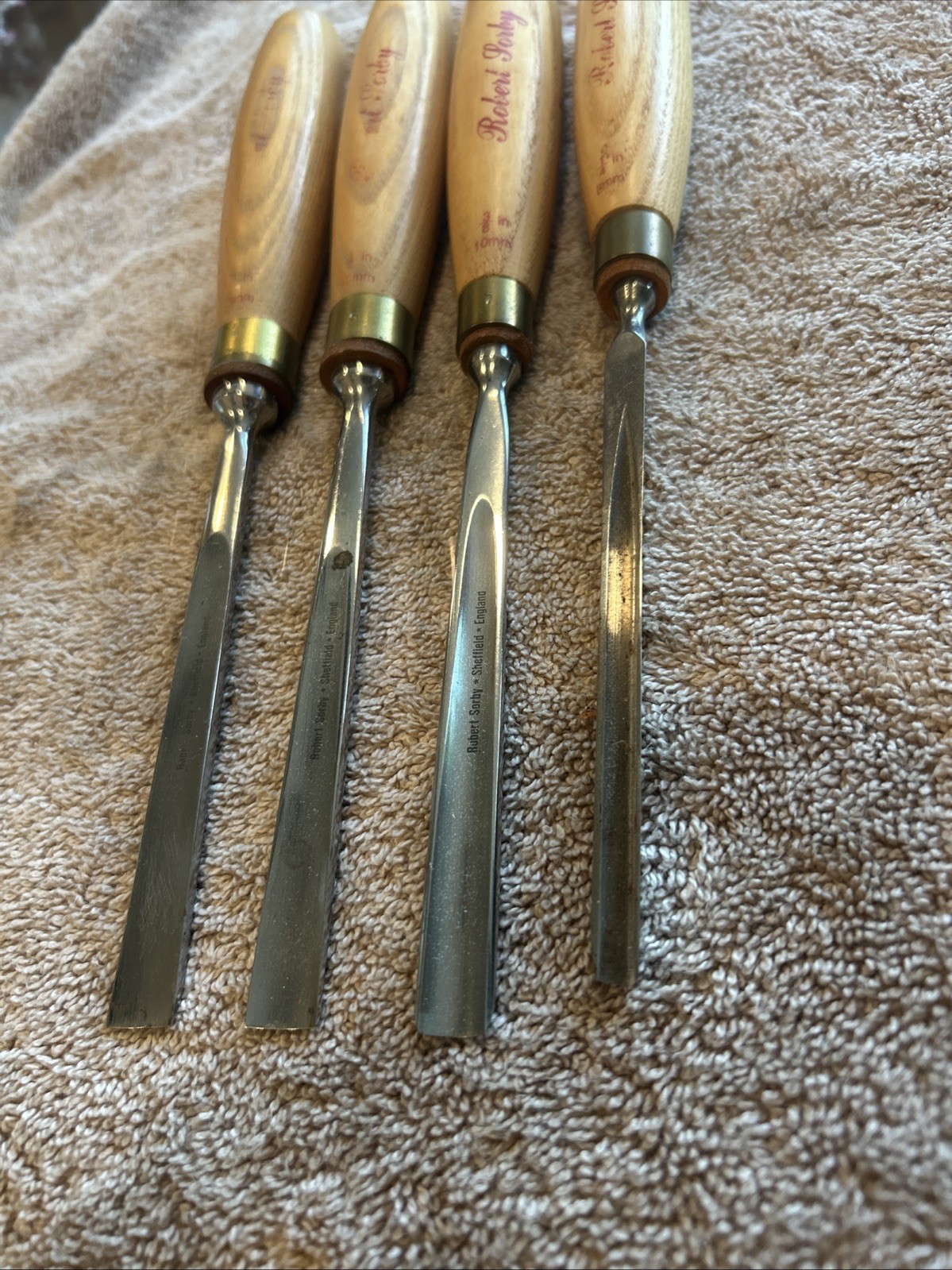 Robert Sorby carving gouges set of 4 with V tool, used