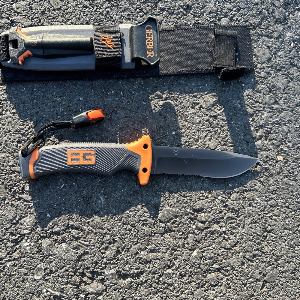 Gerber Bear Grylls Ultimate Survival Knife Fixed Blade, Fire Starter, Sharpener