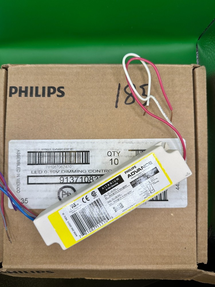 1 PHILLIPS ADVANCE XTANIUM LED DIMMING CONTROLLER 0-10V 12/24VDC 9137-108-30902